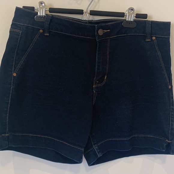 Blue Jeans Shorts - Picture 3 of 5